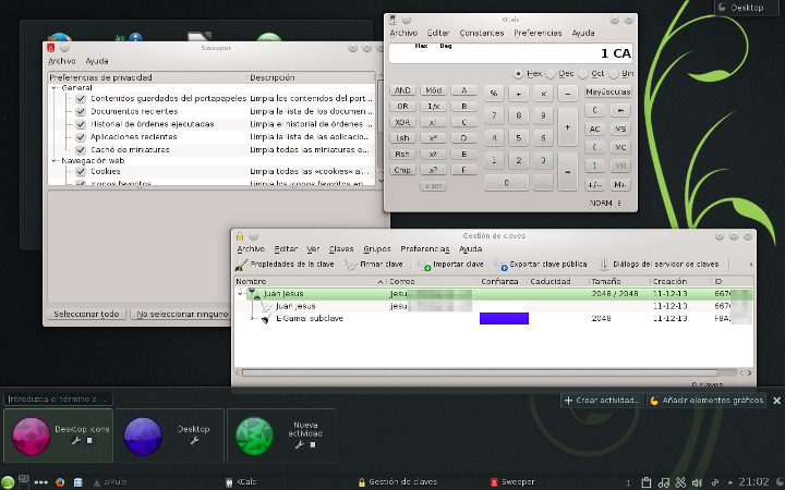 Escritorio KDE con algunas ventanas abiertas